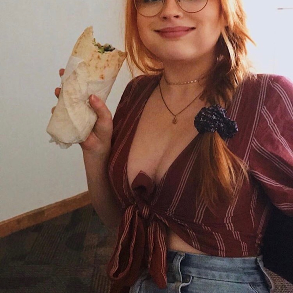 Super cute tie-front crop top